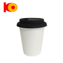 Taza de café de cerámica de 250 ml al por mayor con tapa de silicona